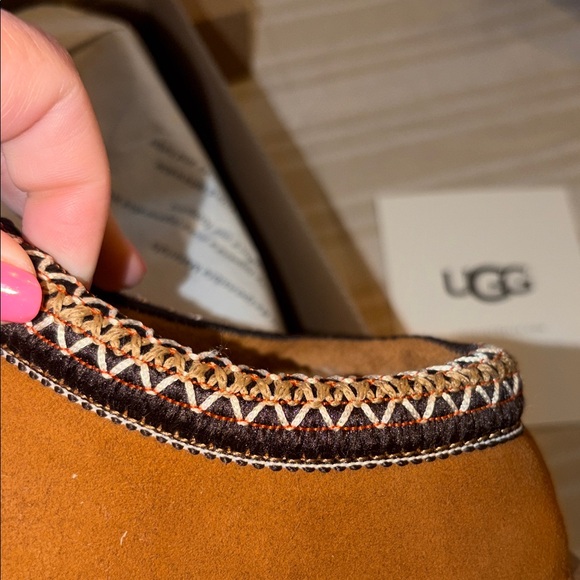 Brand New in Box Women’s Ugg’s size 9 pls make sure to read description - Picture 6 of 10